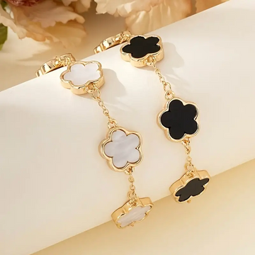 Set 0f 2 Clover Bracelets